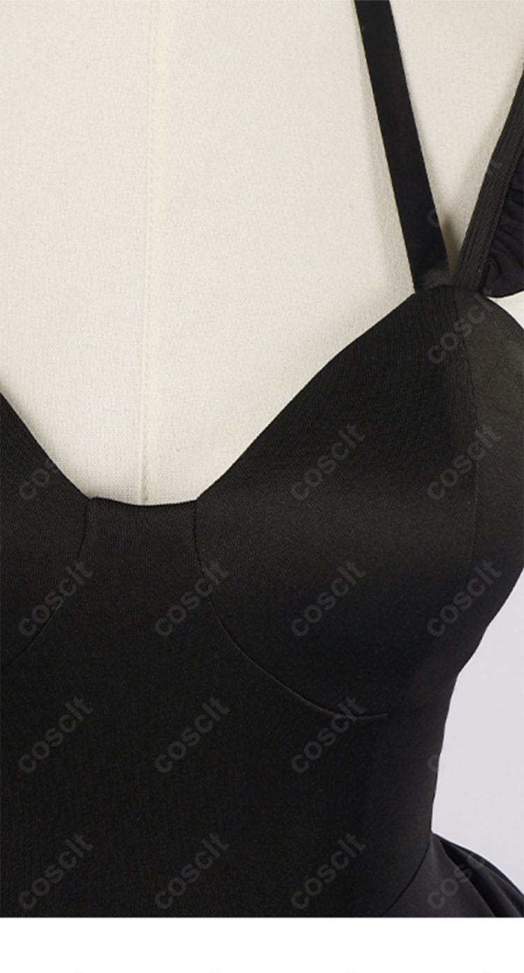 喜多川海夢 コラボ衣装の襟元ディテール。繊細な装飾と生地の質感、トップラインの美しさを強調。