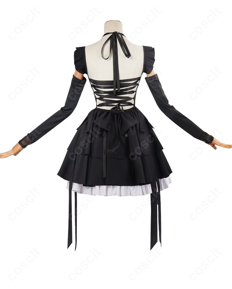 喜多川海夢 コラボ衣装の背面。背中の切り替え、ファスナー周り、裾の落ち感まで丁寧に再現。