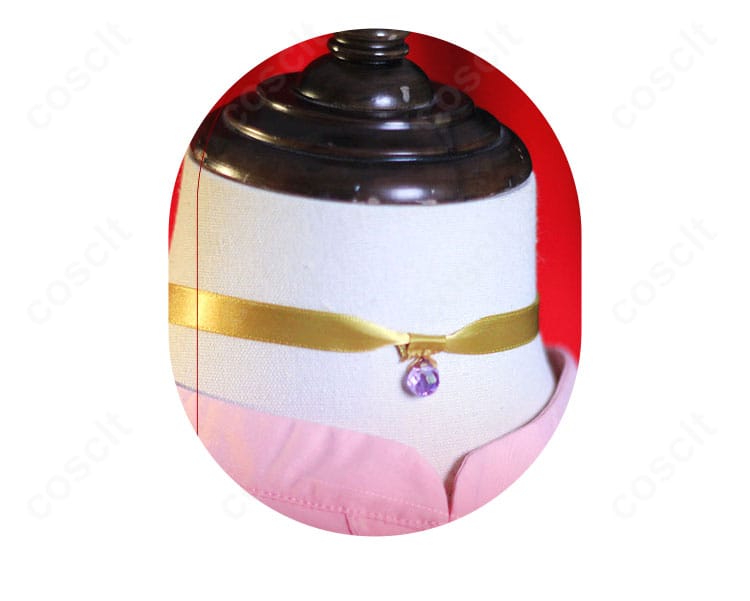 一条莉々華 初期衣装のチョーカー装飾詳細。金属風パーツの質感と留め具のデザインを強調。