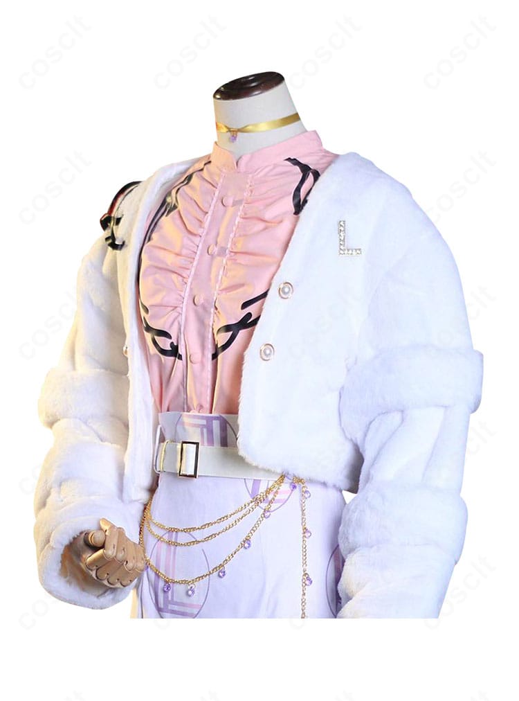 チョーカーと飾りチェーンのクローズアップ。質感と配置バランスがわかる装飾詳細。