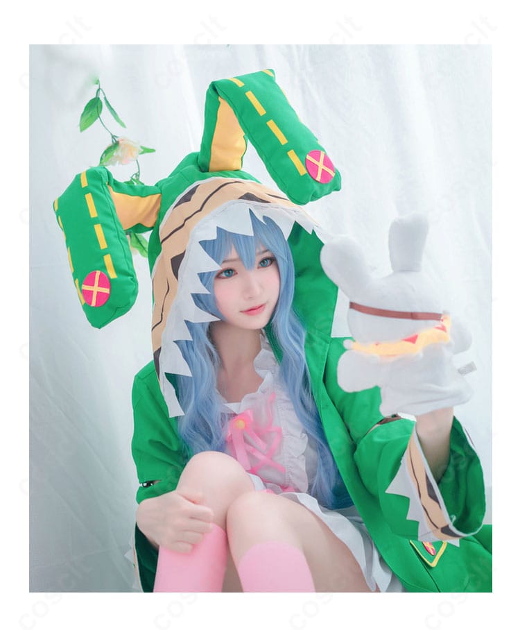 氷芽川四糸乃 精霊衣装のフード・ヘッド周り装飾。縁取りと意匠の作り込みを示すクローズアップ