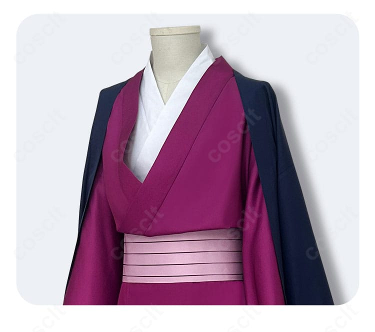 宇髄天元 コスプレ衣装の襟元装飾ディテール近接。刺繍と装飾パーツの質感と縫製の精度が分かる。