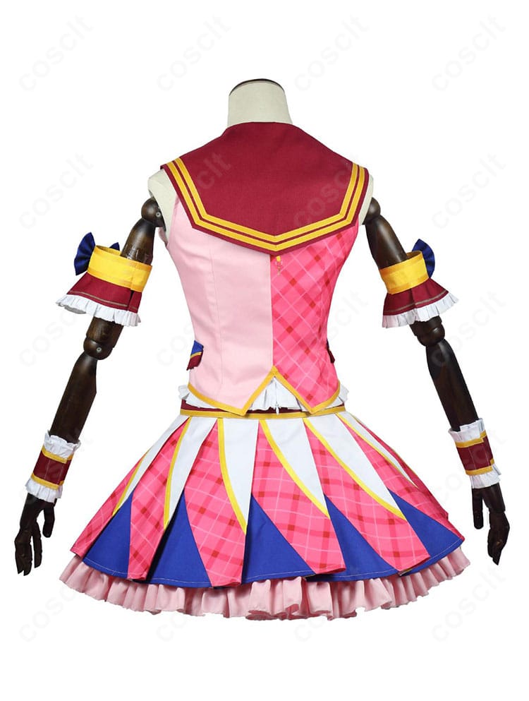 背面全体。背中の切替ラインとリボン配置が美しいアイカツ！大空あかり ピンクパレードコーデの後ろ姿。