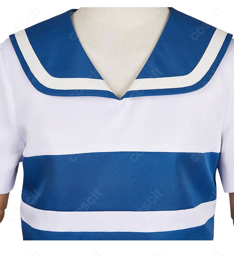 襟元ディテールのクローズアップ。ONE PIECE ナミ ファンの少女コスプレ衣装の襟飾りとステッチワーク。