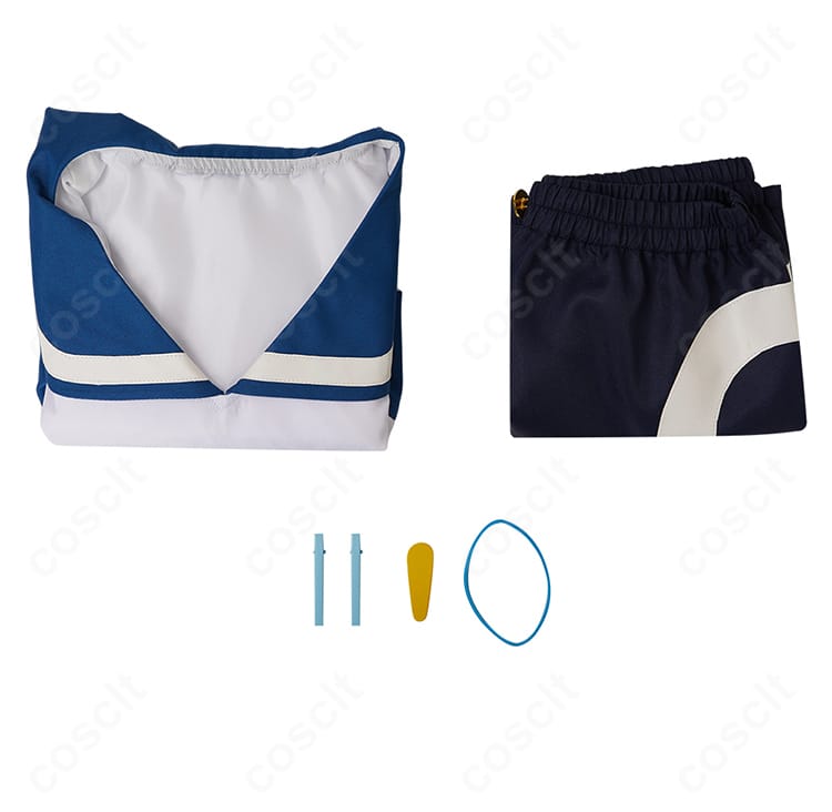 セット内容の一覧写真。トップス、ショートパンツ、手首飾り、髪飾りが並ぶ構成を明示。