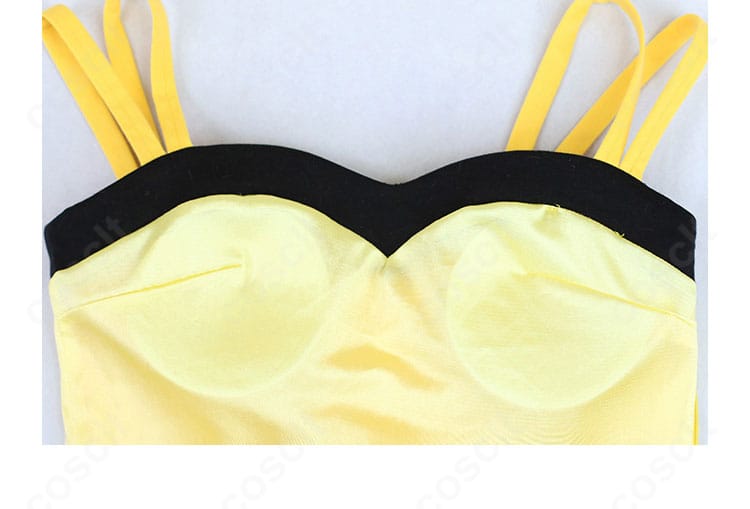 上衣の刺繍・縫製のアップ。整ったステッチと発色で、写真映えするディテール。