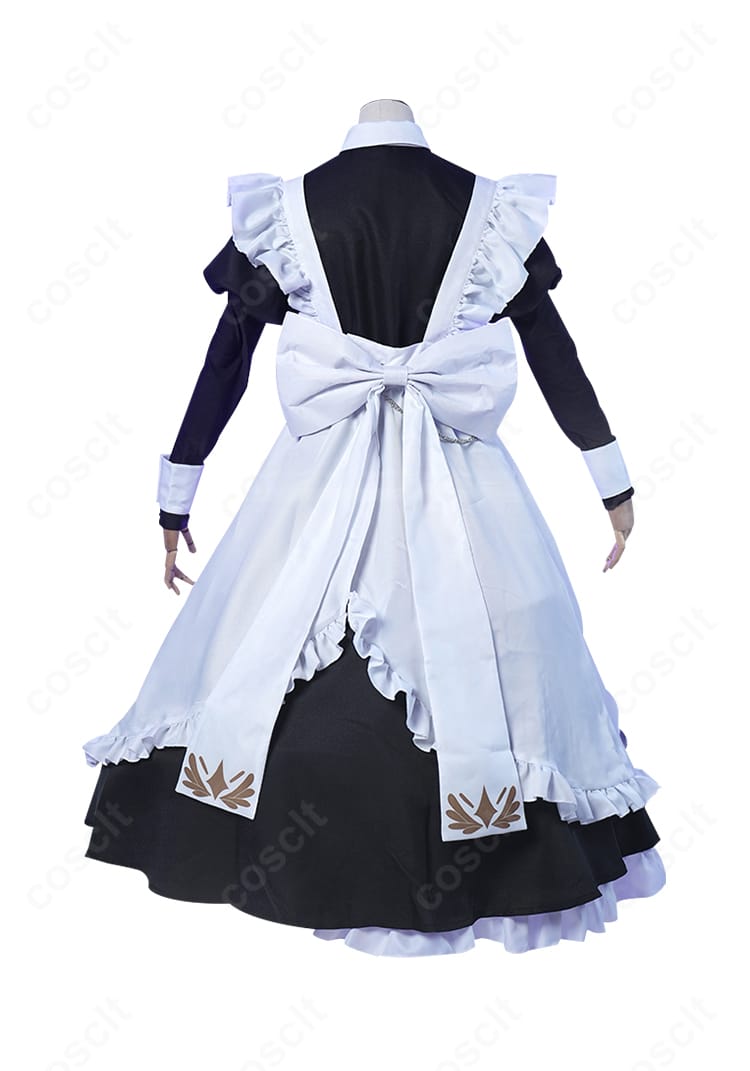 セレン龍月 メイド服コスプレの背面。大きなバックリボンとスカートの落ち感、背面開閉の位置が見える。