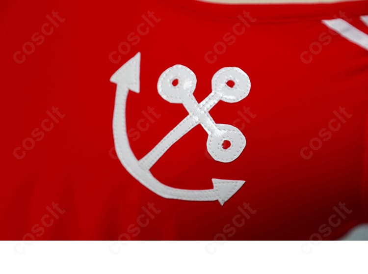 宝鐘マリン 3周年記念水着の上衣ディテール。チョーカーと胸元のアイコン風装飾を忠実再現した近接カット。