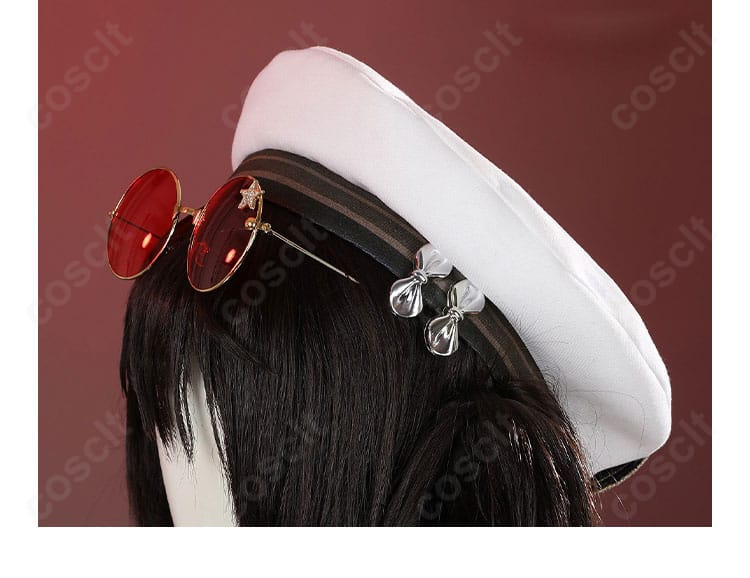 帽子のトップとリボン装飾の拡大。立体感と縫製ラインを確認