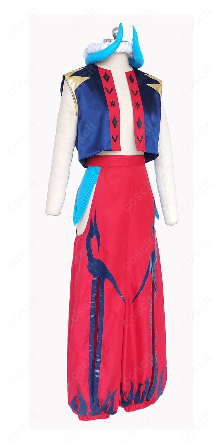 Fate/Grand Order ギルガメッシュ（キャスター）衣装の側面。ローブの美しいドレープと立体的シルエットを示す画像