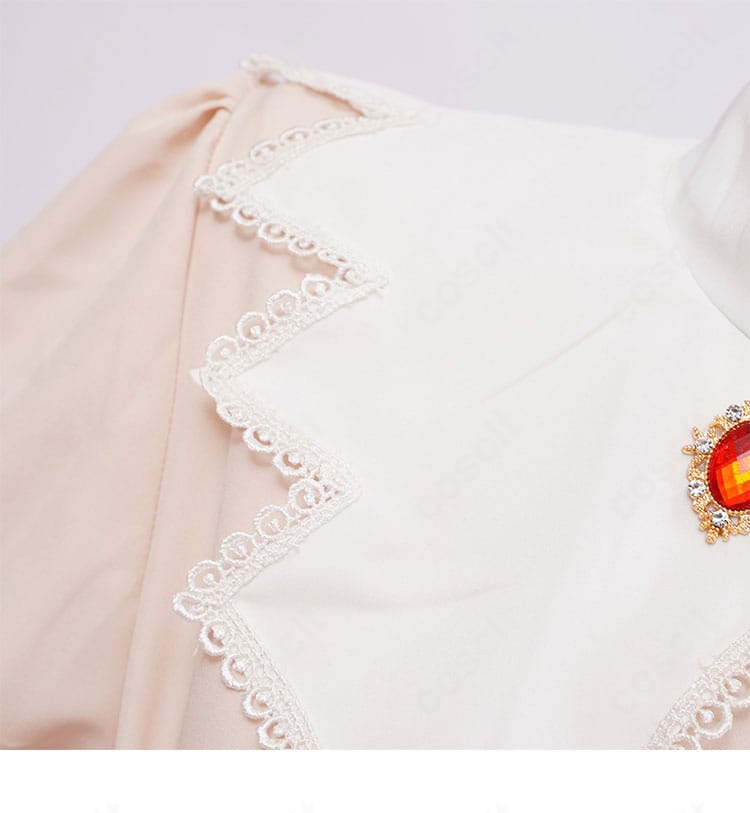 襟の構造とステッチを示す拡大図。カードキャプターさくらの私服に合う端正な仕上げ。