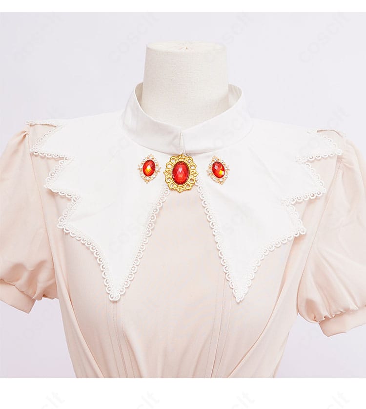 花柄モチーフや刺繍風装飾のクローズアップ。私服バージョン特有の可憐なディテールを再現した装飾部分。