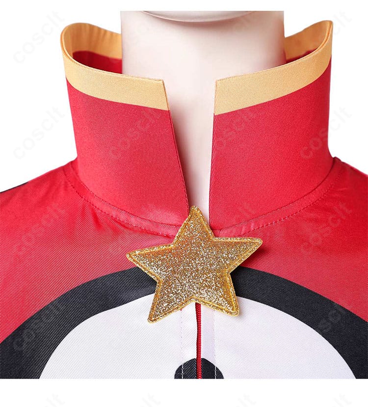 襟元装飾のクローズアップ。ヴァサゴ衣装の特徴的なアクセントパーツと配色の質感を鮮明に表示。