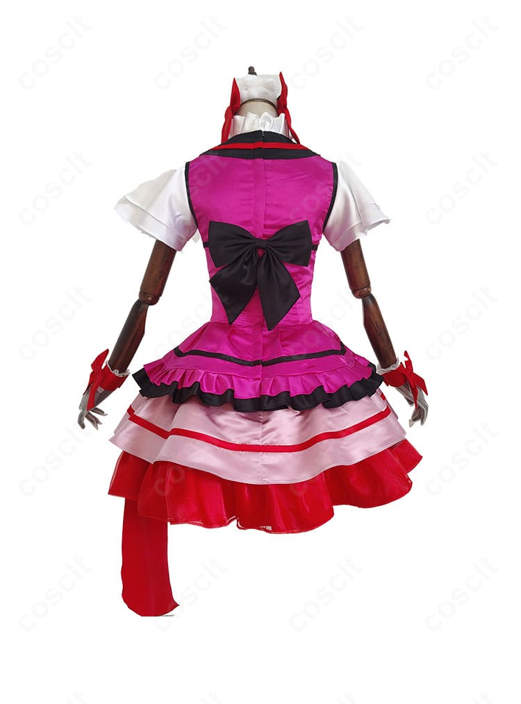 背面全体と大きな蝶結びリボンの形状が分かるカット