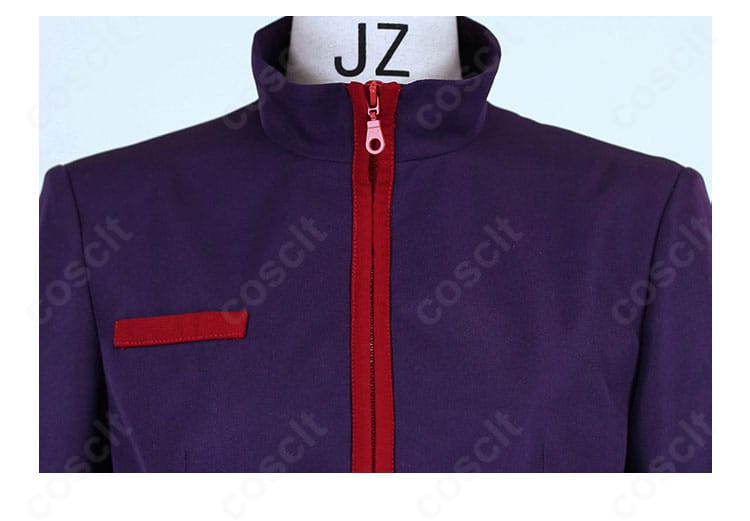 シルバー衣装 上着の襟元ディテール。クールな印象を引き立てるミニマルデザイン