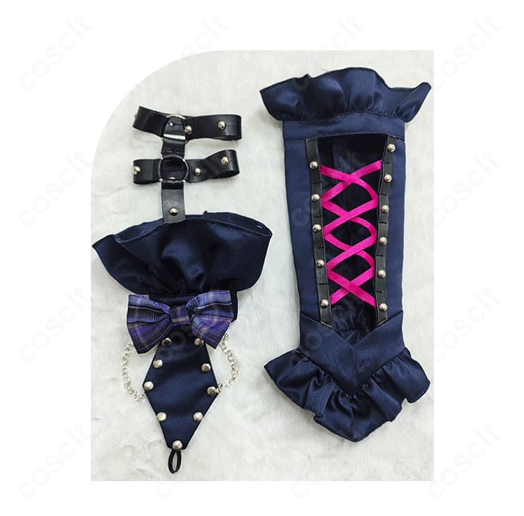 背面ビューの『星のツバサ』衣装。背中の開き仕様と翼パーツの取り付け位置、スカート後ろのラインが見える。