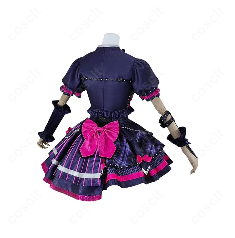 側面ビューの『星のツバサ』衣装。スカートの広がりとサイドライン、翼パーツの厚みと位置関係を確認できる。