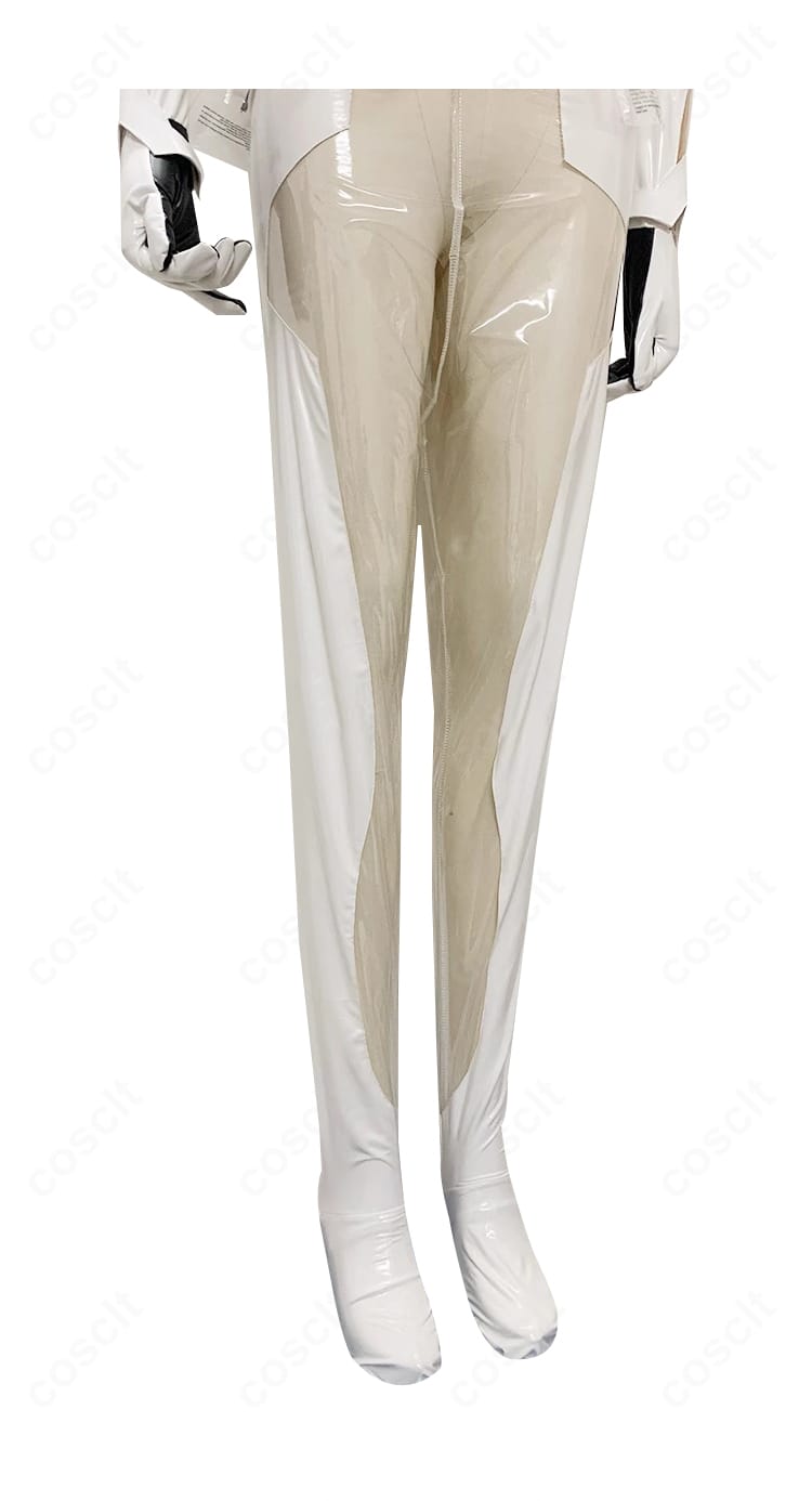 勝利の女神：NIKKE シンデレラ 白色レオタードのパンツ部装飾ディテール。縫製と意匠のこだわりを近距離で示した画像。