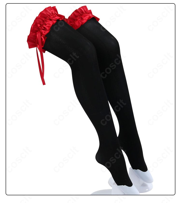 太もも飾りとストッキングのコーデ例。アクセント使いで可愛らしさと統一感をプラス。