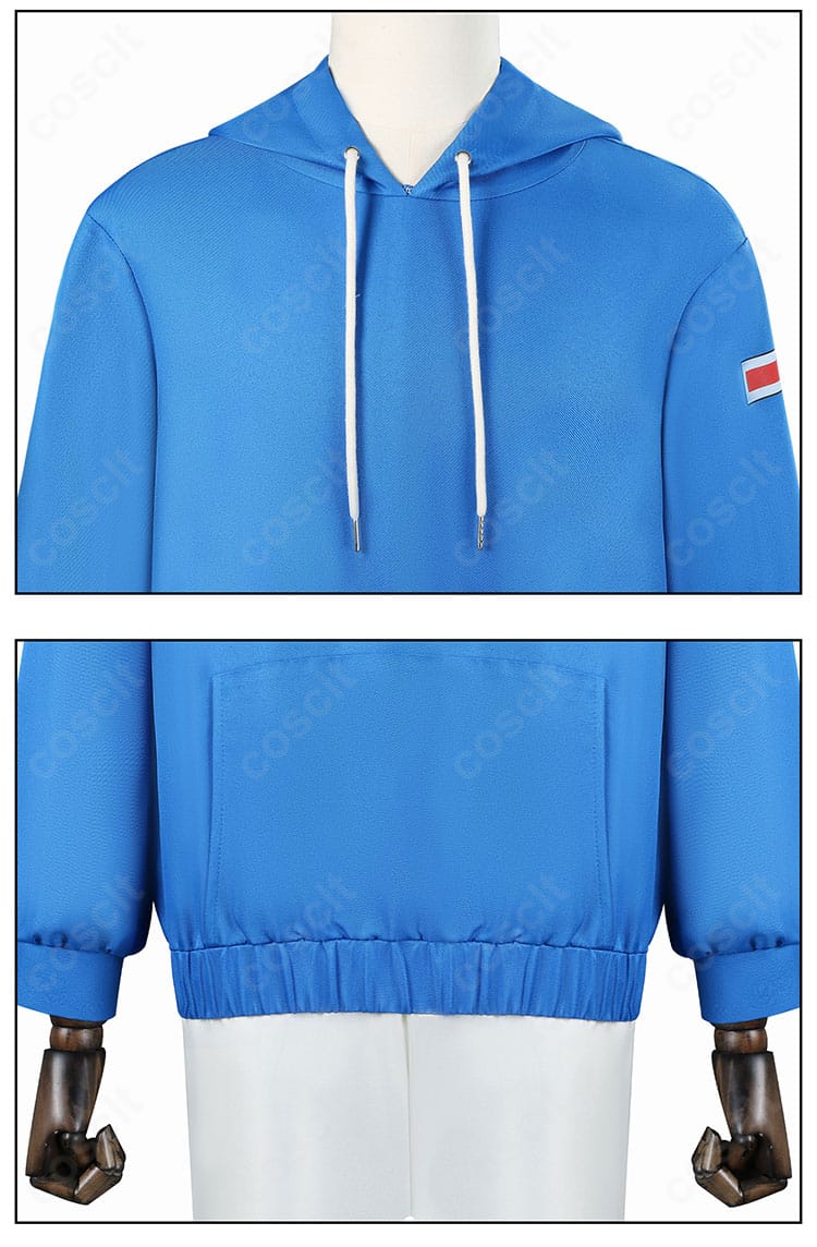 パーカー装飾のクローズアップ。刺繍やロゴの意匠、ステッチの仕上がりを示すディテール画像