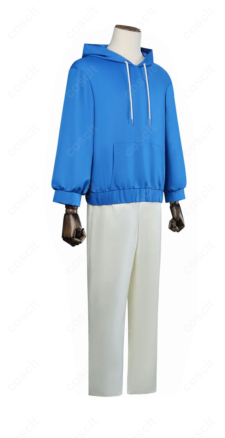 側面からの朝倉シン衣装。パーカーのシルエットとフードの形状、袖の落ち感が分かる画像