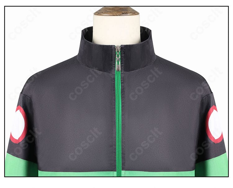 襟元ディテールの近接。刺繍と端処理を丁寧に仕上げた眞霜平助コスプレ衣装のネックライン。