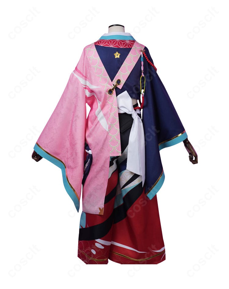 ドラゴンズヘッド衣装コスプレの背面。背中の切り替えと腰帯の配置、シルエットの流れを示す画像