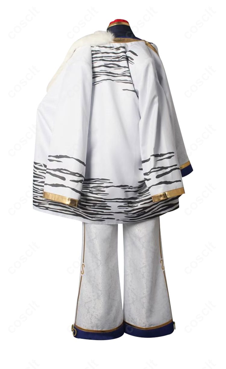 白虎舞衣装の背面写真。外套の広がりと背面刺繍、シルエットの美しさを確認。