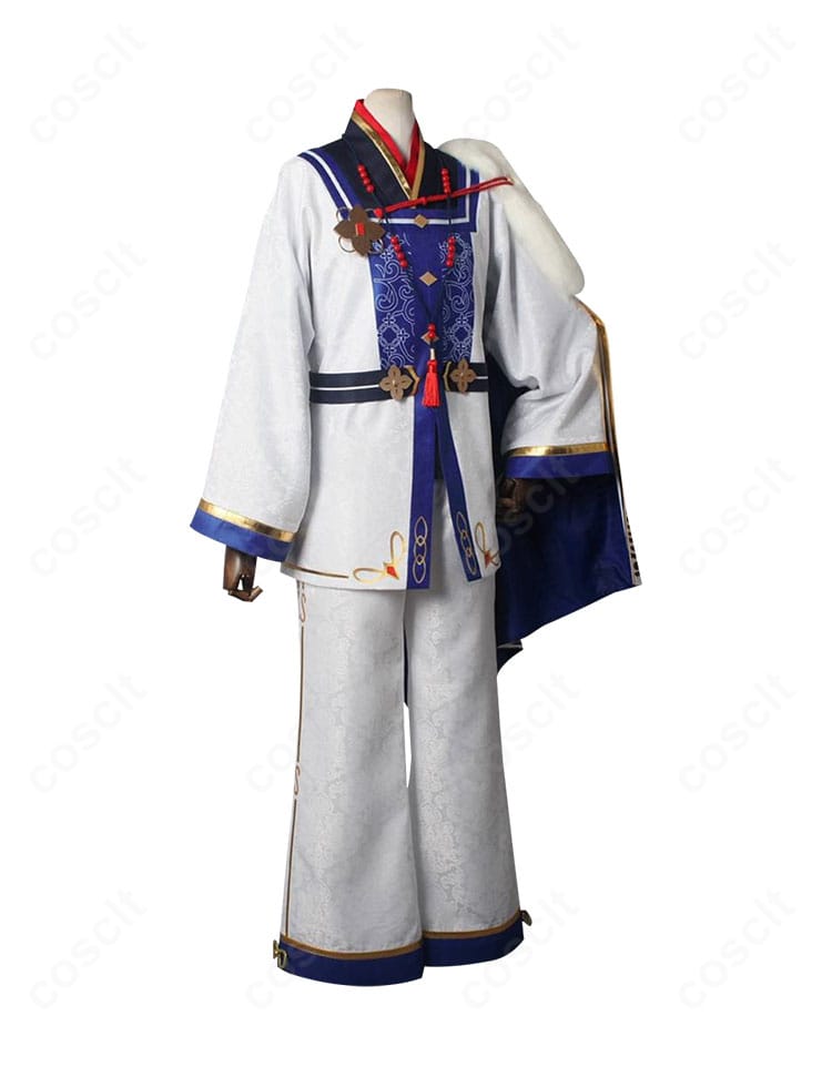 白虎舞衣装を右側から撮影。外套のドレープと立体シルエットが強調された側面ビュー。