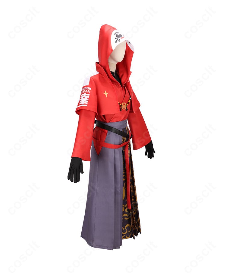 だるまいずごっど 大妖怪×ローソン 袴コスプレ右側面。ロングコートの落ち感と胸飾り・ベルトの配置が際立つ角度。