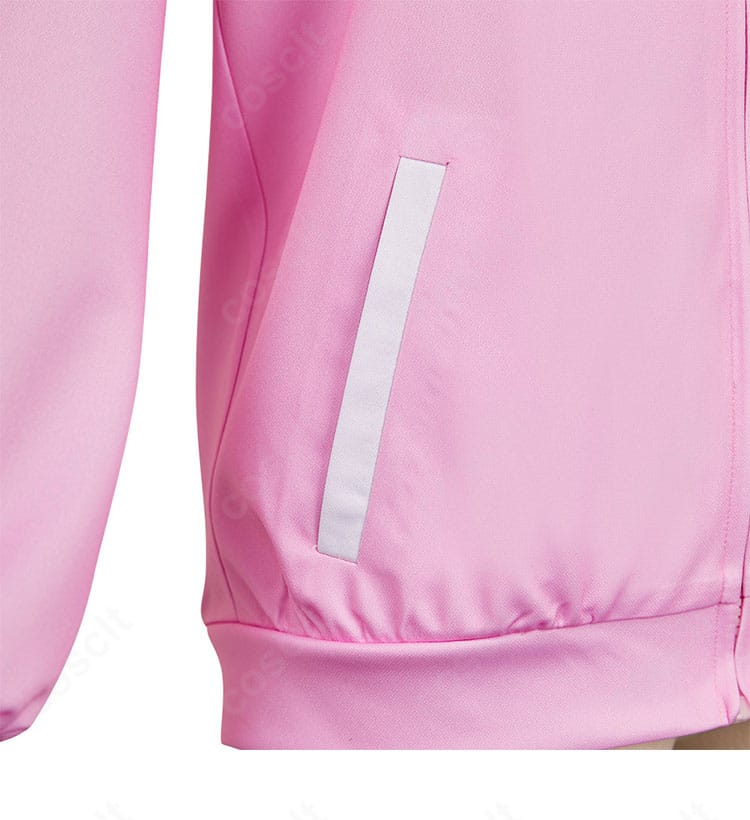 メダリスト 結束いのり コート衣装のポケット装飾。フラップ形状と縫製の丁寧さが分かるディテールショット。