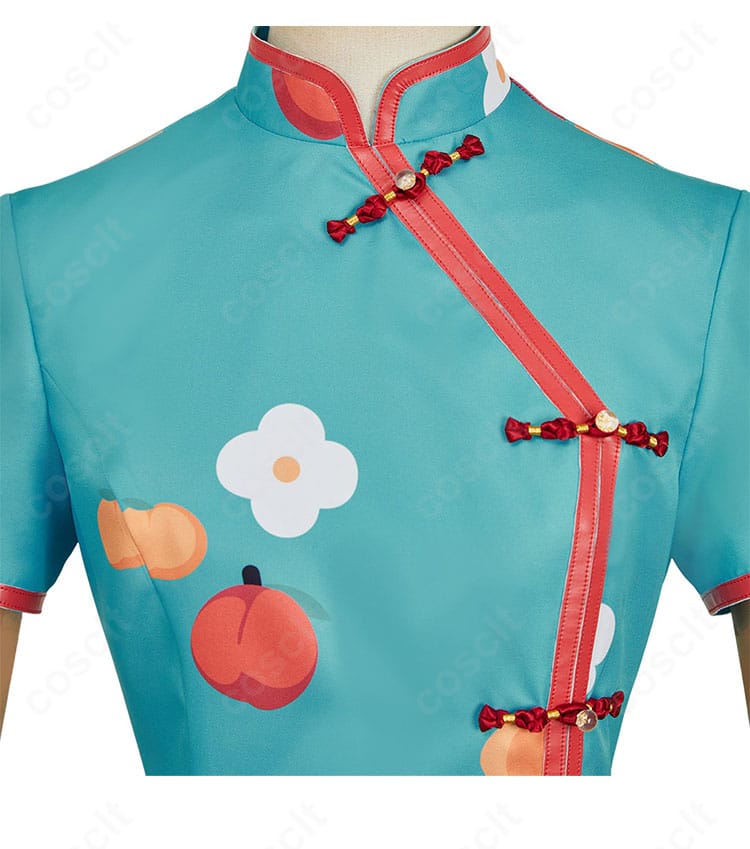 八尋寧々 チャイナドレスの襟元ディテール。斜襟、装飾ボタン、パイピングと華やかな刺繍がポイント。