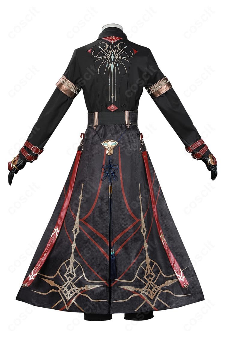 セイヤ 夜明けセットの背面。背飾りとベルトのバランス、裾の落ち感を示す後ろ姿。