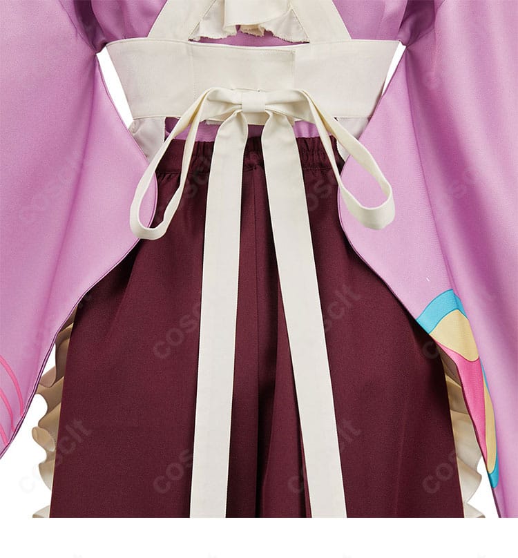 背面ディテールの近接。大きな蝶結びの立体感と背面の生地目、縫製の整いを示す画像。