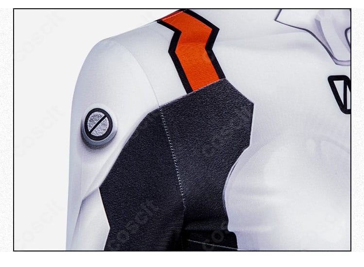 肩パーツの拡大。エッジのラインとマーキング位置が分かる綾波レイプラグスーツのショルダーディテール。