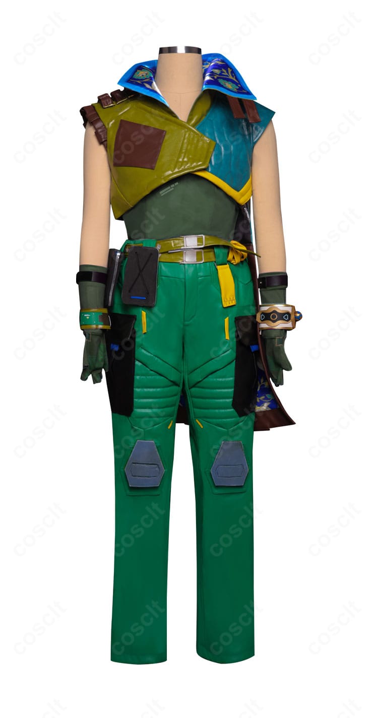 ハーバー通常衣装コスプレの正面全体像。落ち着いた色味とハリ感のあるコートのシルエットが分かる。