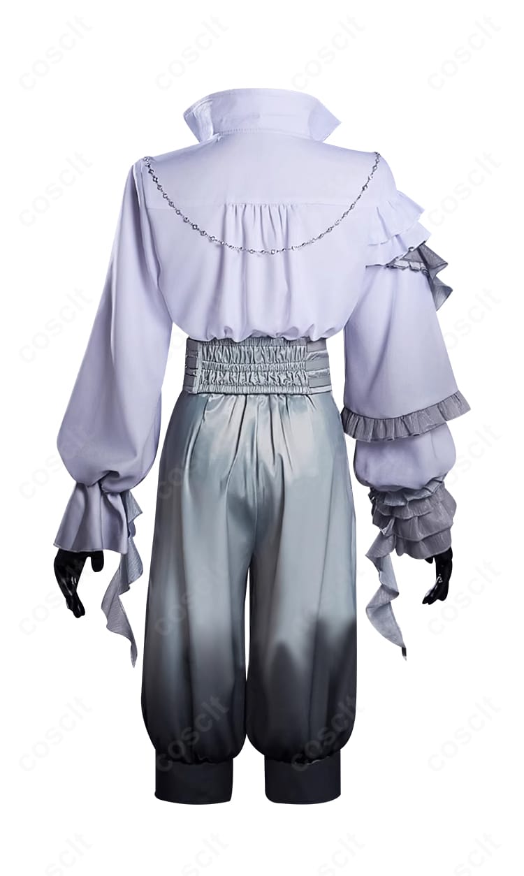 KAITOコスプレ衣装の背面図。背中パネルの切り替えとステッチワーク、後部開閉の仕様が確認できる。