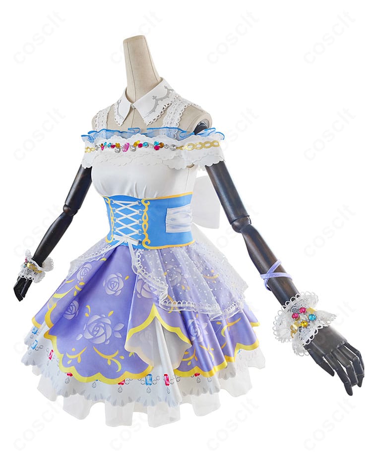 南ことり ロイヤルプリンセス編 コスプレ衣装の側面。ウエストラインとスカートのボリューム感、装飾の配置が分かる画像