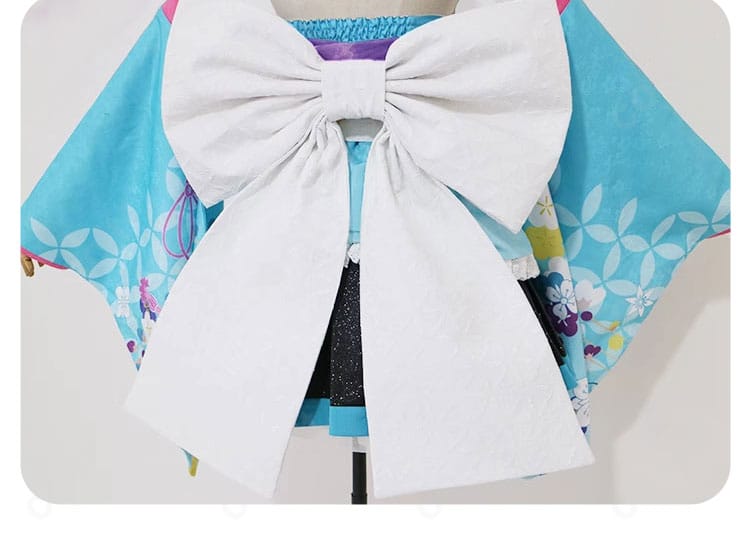 初音ミク 和バニー コスプレ衣装の背面蝶結び装飾のクローズアップ