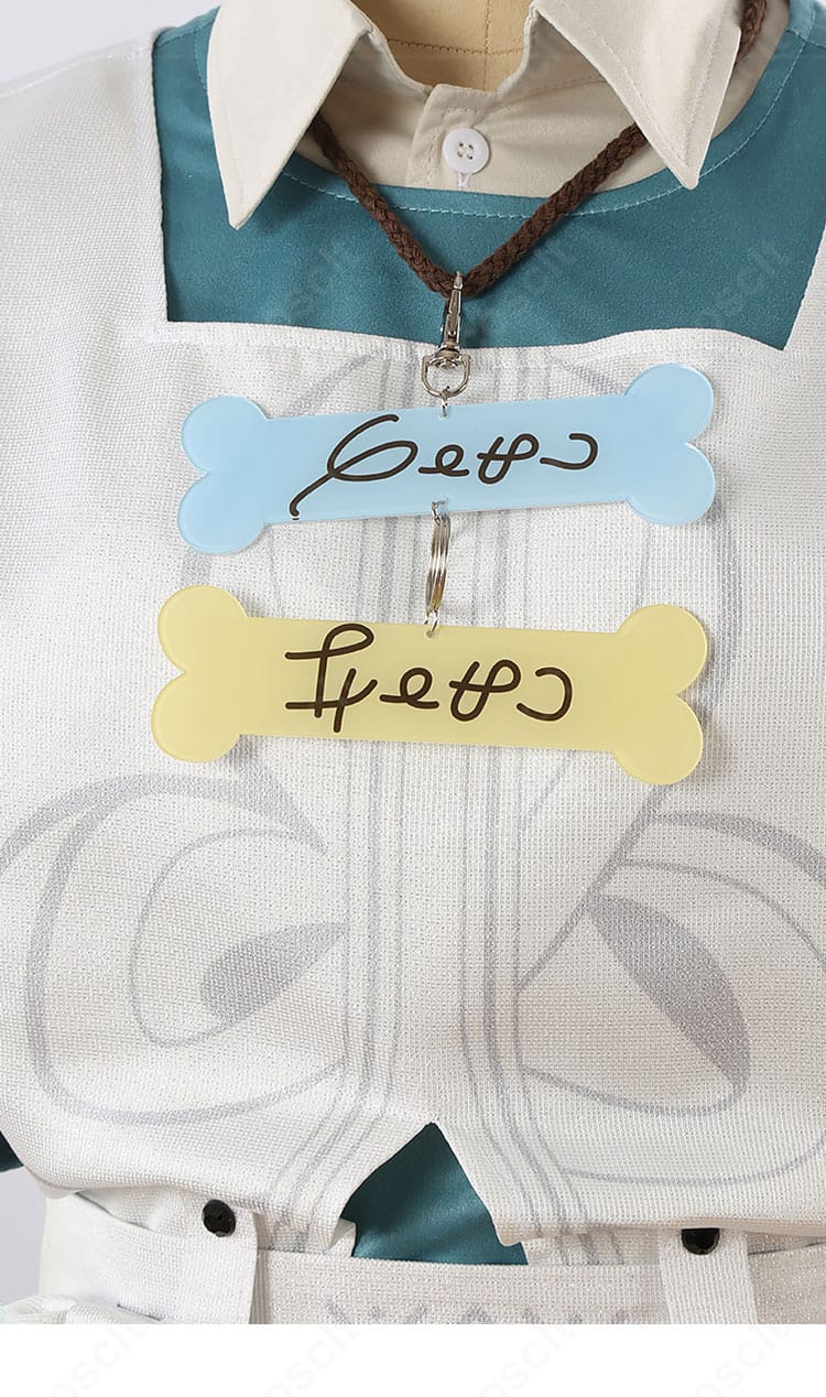 ネックレス装飾の拡大。トップの形状とチェーンの長さ、胸元とのバランスが分かる画像