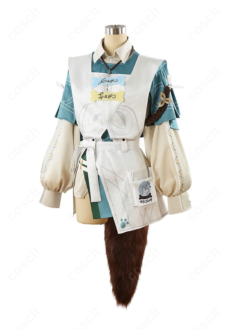 ガル コスプレ衣装の左側面。袖口の装飾バランスと太もも飾りの位置関係を示すディテール