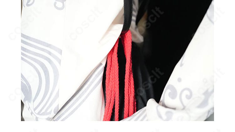 紐飾りの接続部アップ。結び目の処理とカラーの統一感が分かる装飾ディテール。