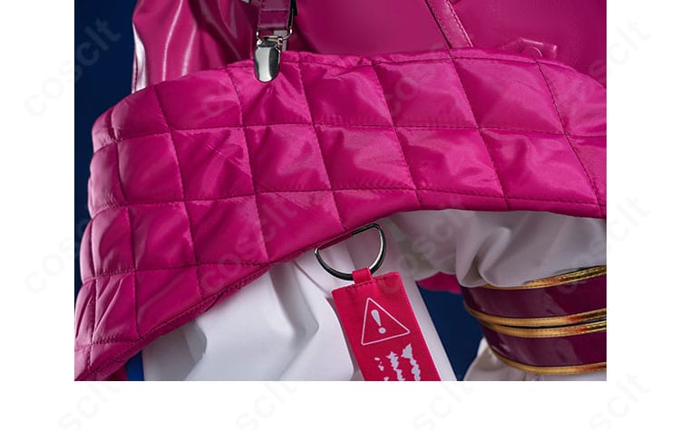 納棺師コスプレ衣装 外套の襟装飾。刺繍と縁取りの質感を捉えたクローズアップ。