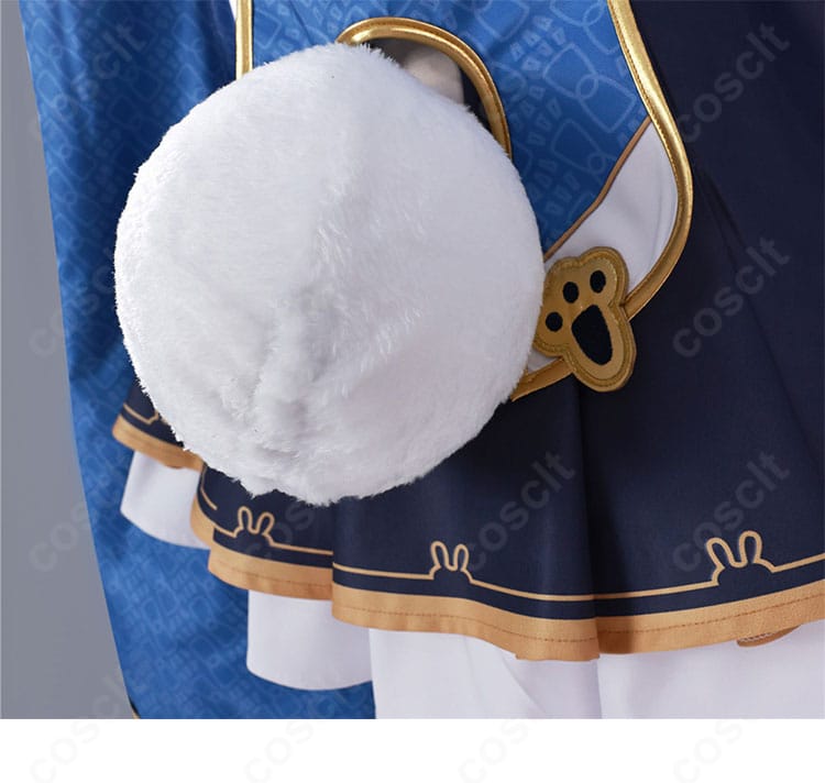 背面の尾飾りディテール。腰飾りの形状と取り付け部の仕上げが見える。