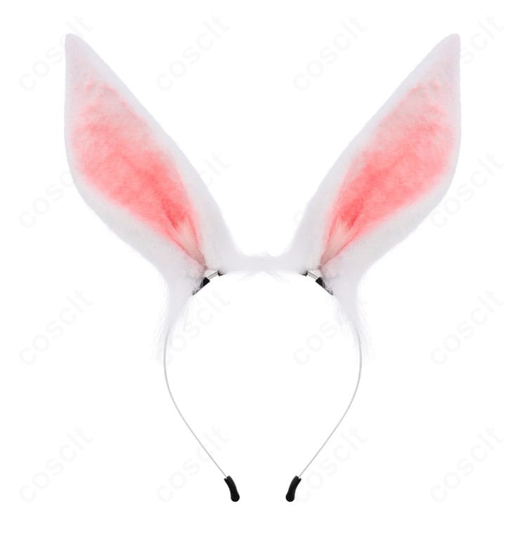 耳飾りのクローズアップ。ぺこららしい意匠を細部まで表現。