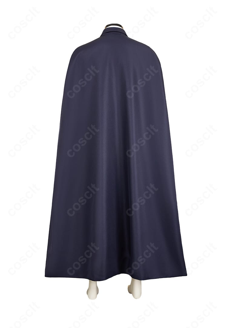 森蘭丸コスプレ衣装の背面。背中の切替とマントの広がり、裾ラインの仕上がりを示す画像