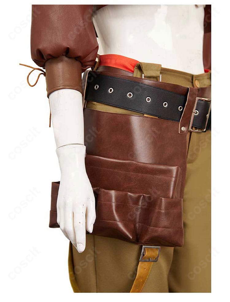 腰の飾りパーツの詳細。金具・紐の配置でワイルズの世界観を表現。