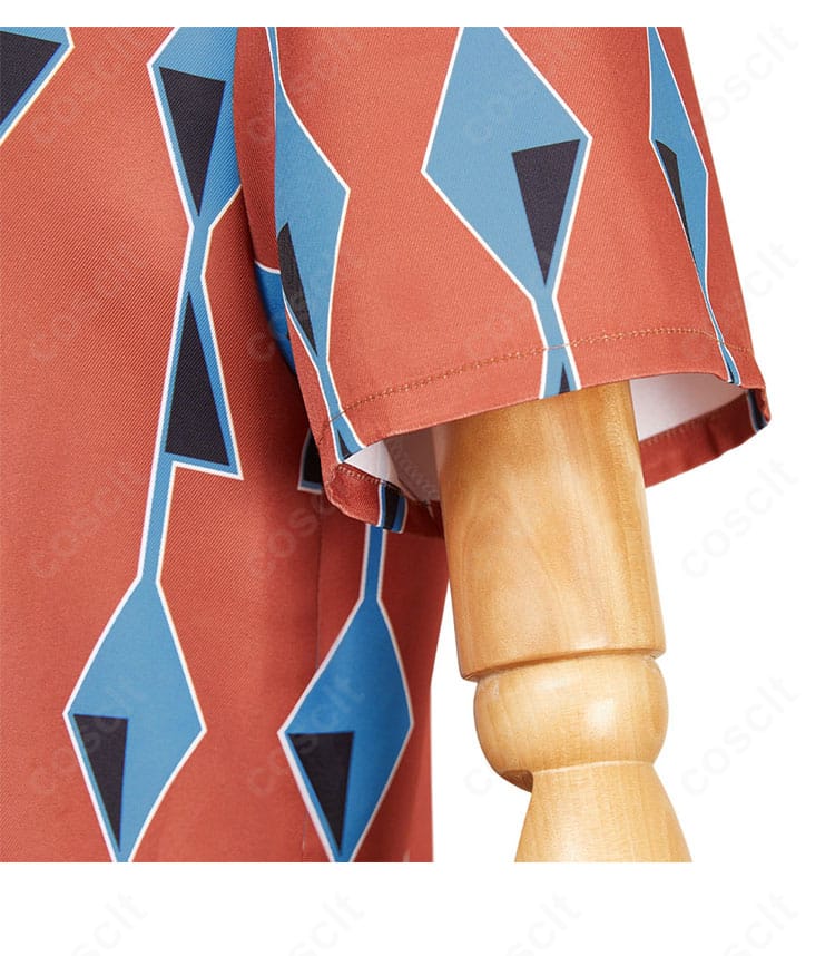 南雲 シャツ衣装の袖口ディテール。精緻な刺繍と装飾でキャラクター性を強調したクローズアップ