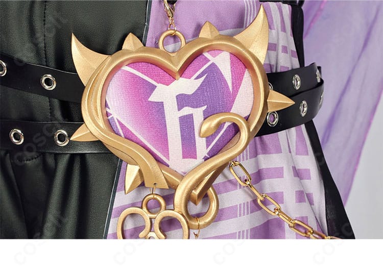 トレイシー・レズニック衣装 腰飾り詳細。ベルトとチャームの構成、配色バランスを確認可能。