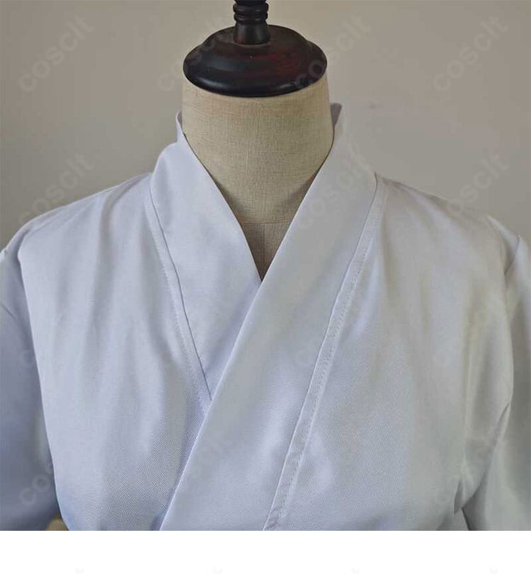 藤原愁 弓道着コスプレの襟元ディテール。端正な合わせときれいなステッチで和装の清潔感を表現